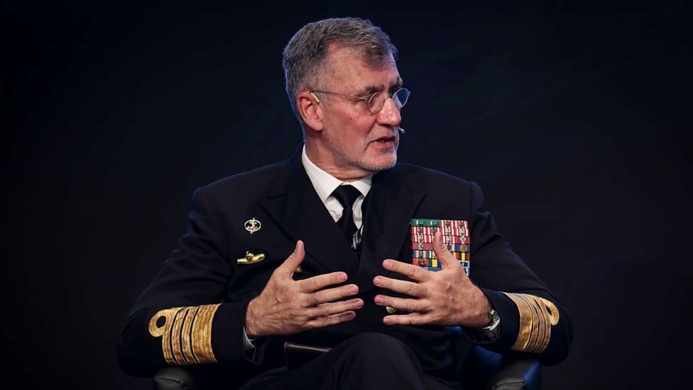 O Chefe do Estado Maior da Armada (CEMA), Almirante Gouveia e Melo, intervém durante a  Grande Conferência do Diário de Notícias "Novo Regime Jurídico da Cibersegurança em Portugal" sobre o plano do Governo para a Cibersegurançade 2024, na Fundação Oriente, em Lisboa, 09 de dezembro de 2024. ANTÓNIO COTRIM/LUSA