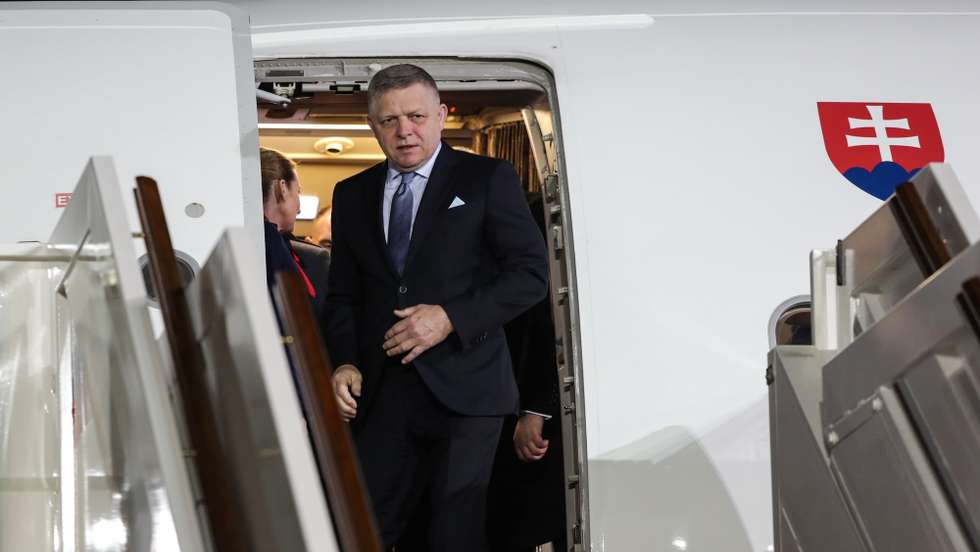 epa12084899 epa12084324 A handout photo made available by Photo Host Agency RIA Novosti shows Slovak Prime Minister Robert Fico arrive to attend the celebrations to mark the Victory Day in Moscow, Russia, 08 May 2025. Russia will mark the 80th anniversary of the victory in World War II over Nazi Germany and its allies on 09 May.  EPA/ANATOLIY MEDVED / HOST PHOTO AGENCY RIA NOVOSTI HANDOUT  HANDOUT EDITORIAL USE ONLY/NO SALES