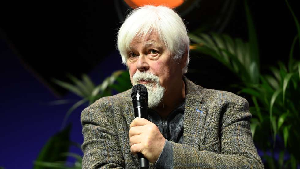 epa11988765 Canadian activist and Sea Shepherd founder Paul Watson speaks at the World Impact Summit in Bordeaux, France, 25 March 2025. Watson is known for his environmental activism, particularly his efforts to combat whaling and destructive fishing practices. The World Impact Summit is an annual international event focused on concrete solutions for ecological transition and sustainable development.  EPA/CAROLINE BLUMBERG