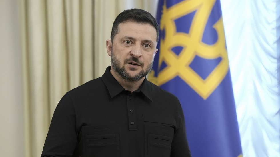epa12410022 Ukrainian President Volodymyr Zelensky holds a briefing for journalists in Kyiv, Ukraine, 27 September 2025, amid the Russian invasion. The Ukrainian president addressed the media after returning from a trip to the USA.  EPA/STRINGER