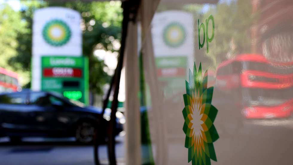epa12284042 A BP (British Petroleum) sign at a BP petrol station in London, Britain, 05 August 2025. BP reported a fall in second-quarter profits of 2.35 billion USD (1.76 billion euros) for the three months to June, compared to 2.76 billion USD for the same quarter a year earlier. The oil giant announced further job cuts as part of cost-cutting efforts.  EPA/ANDY RAIN