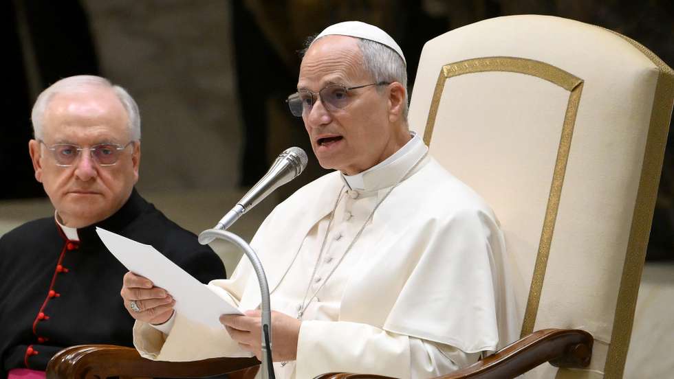 epa12703862 Pope Leo XIV leads the weekly general audience in the Paul VI hall, Vatican City, 04 February 2026.  EPA/ETTORE FERRARI