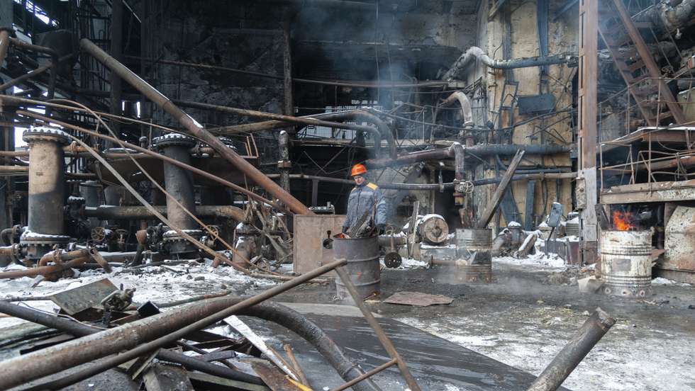 epa12675117 Ukrainian workers repair the DTEK power plant, the country's energy system, after is suffered severe damage in a recent Russian missile attacki, at an undisclosed location in Ukraine, 23 January 2026, amid the ongoing Russian invasion. Russian troops entered Ukrainian territory on 24 February 2022, starting a conflict that has provoked destruction and a humanitarian crisis.  EPA/STRINGER