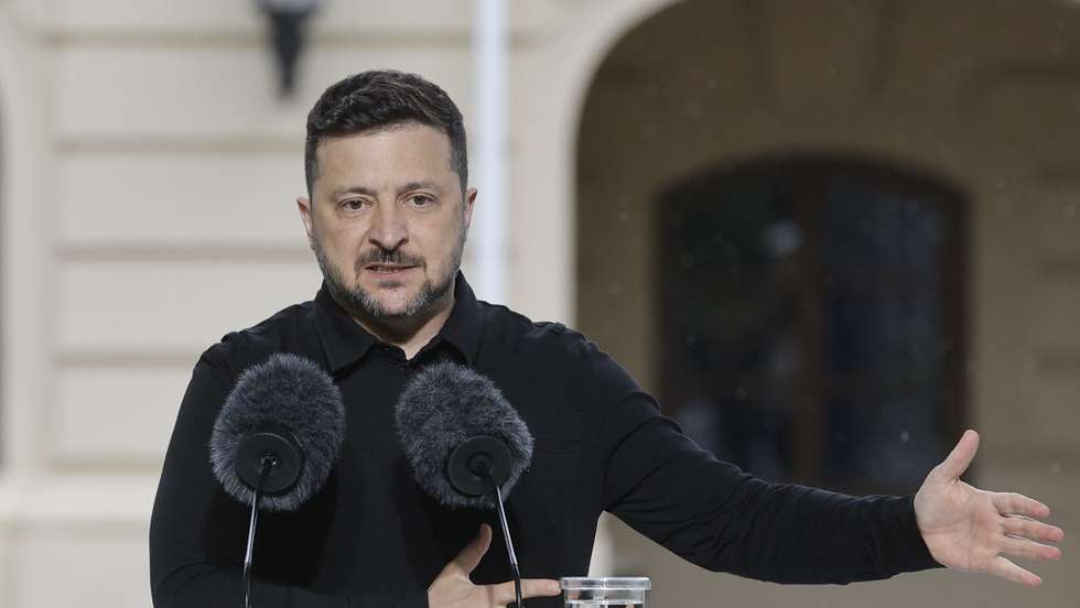 epa13013518 Ukrainian President Volodymyr Zelensky speaks during a joint press conference with NATO Secretary General Rutte in Kyiv, Ukraine, 03 June 2026. Rutte arrived in Kyiv to meet with top Ukrainian officials amid the Russian invasion.  EPA/SERGEY DOLZHENKO