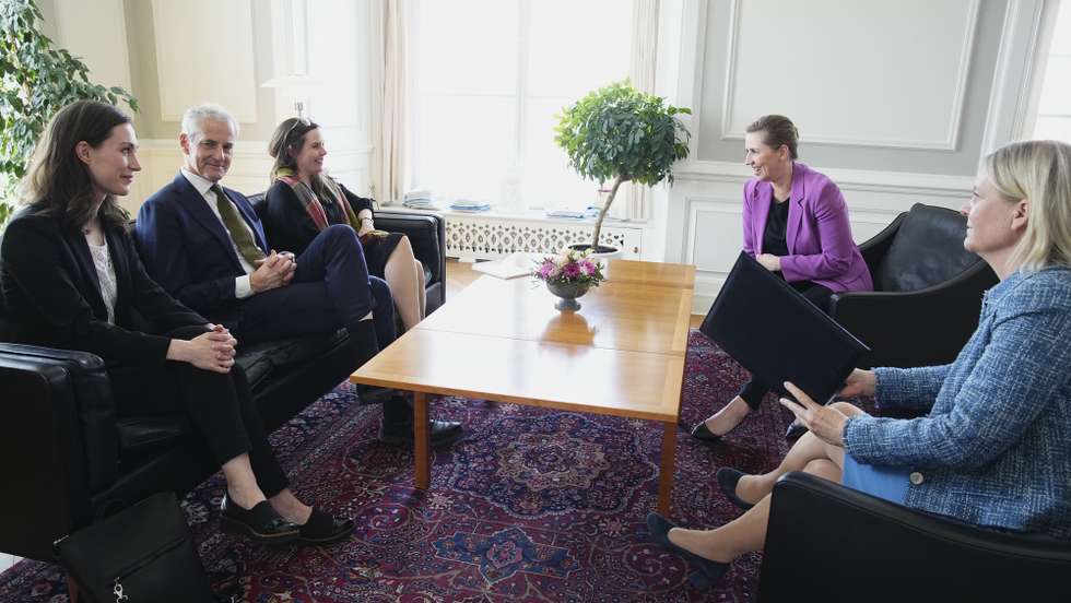 epa09926289 (L-R) Sanna Marin, prime minister of Finland, Jonas Gahr Store, prime minister of Norway, Katrin Jakobsdottir, prime minister of Iceland, Mette Frederiksen, prime minister of Denmark and Magdalena Andersson, prime minister of Sweden meet at the prime minister's office in Copenhagen, Denmark, 04 May 2022.  EPA/MARTIN SYLVEST  DENMARK OUT