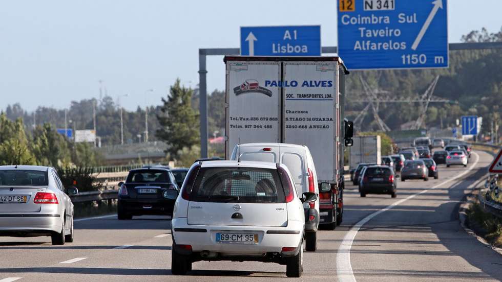Várias ligações àquela estrada nacional com condições de circulação e de segurança "bastante deficientes"