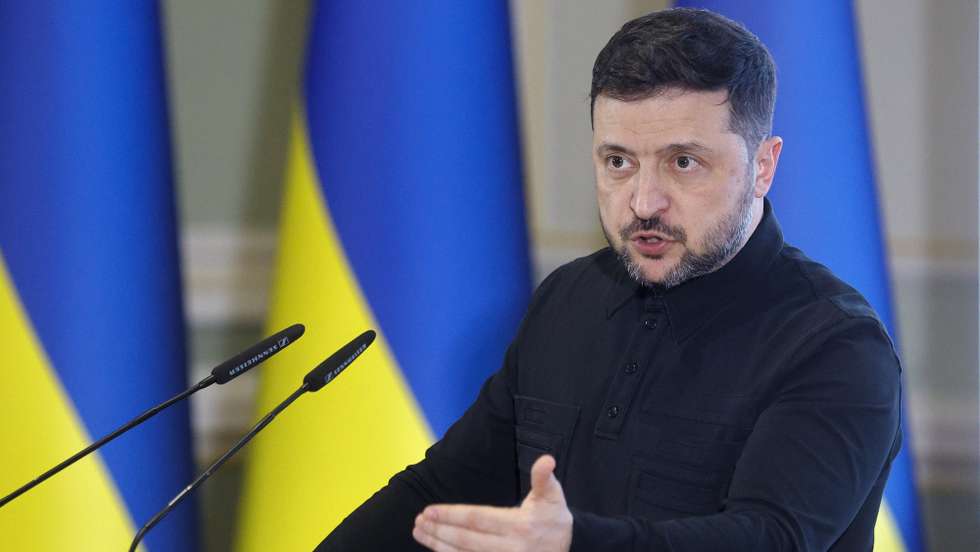 epa12608977 Ukrainian President Volodymyr Zelensky addresses a press conference on the occasion of Diplomatic Service Day in Kyiv, Ukraine, 22 December 2025, amid the Russian invasion. During the briefing, Zelensky responded to journalists' questions regarding peace negotiations mediated by the United States.  EPA/SERGEY DOLZHENKO