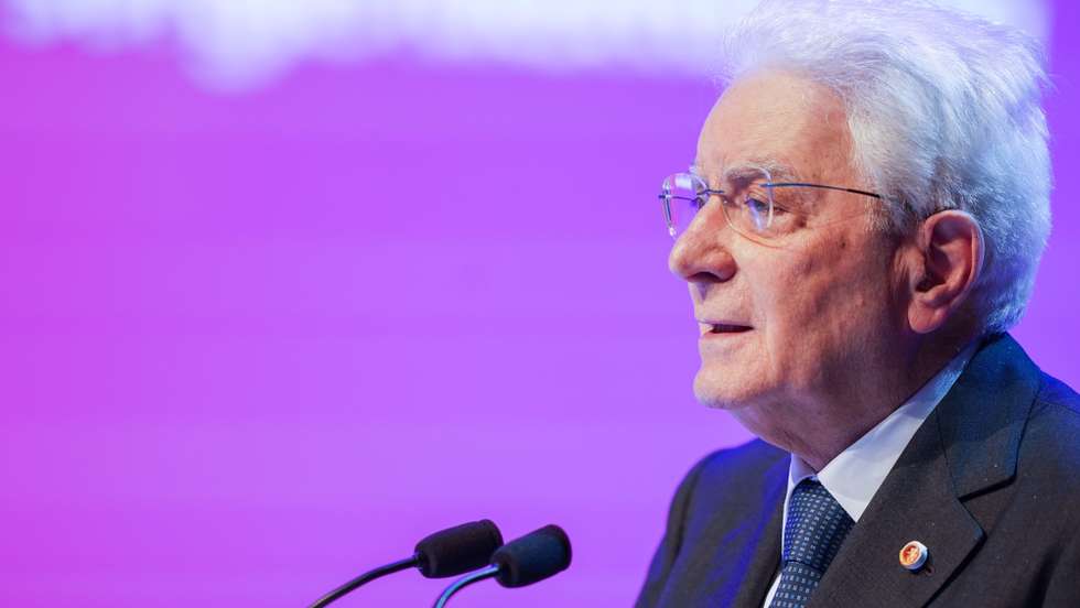 epa09926267 Italian President Sergio Mattarella speaks during the 15th COTEC Europe Meeting 'Culture at the Meeting of Innovation', Braga, Portugal, 04 May 2022.  EPA/HUGO DELGADO