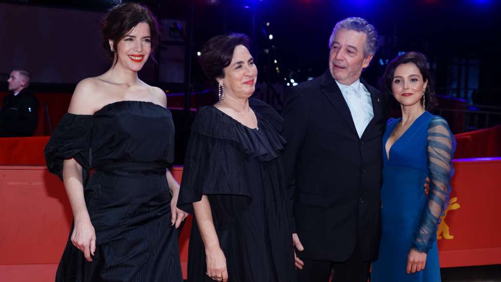 epa10484399 (L-R) Anabela Moreira, Rita Blanco, Joao Canijo, and Madalena Almeida arrive for the premiere of the movie 'Mal Viver' (Bad Living) during the 73rd Berlin International Film Festival 'Berlinale', in Berlin, Germany, 22 February 2023. The in-person event runs from 16 to 26 February 2023.  EPA/CLEMENS BILAN
