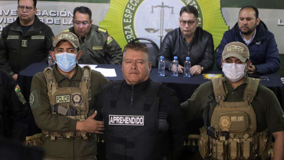epaselect epa11440824 Dismissed Bolivian Army general commander Juan Jose Zuniga is presented at the premises of the Special Force Against Crime after his arrest for being part of a military takeover against the government, in La Paz, Bolivia, 26 June 2024. A group of soldiers led by Bolivian Army general commander Juan Jose Zuniga entered Plaza Murillo on 26 June 2024 using a tank to knock down the door of the government headquarters. The soldiers withdrew after Bolivian President Luis Arce changed the heads of the entire military high command, describing the action as a coup attempt.  EPA/STR