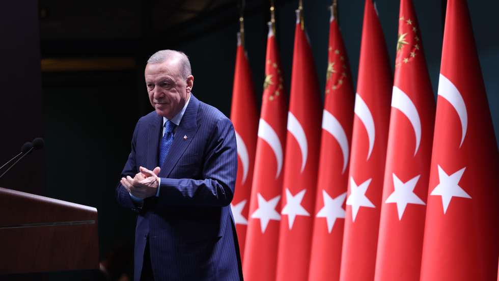 epa12268988 Turkish President Recep Tayyip Erdogan delivers a statement following a cabinet meeting held at the Presidential Complex in Ankara, Turkey, 28 July 2025.  EPA/NECATI SAVAS