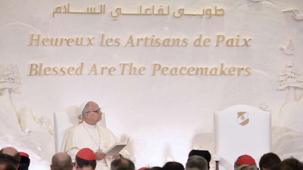 epa12560235 Pope Leo XIV, accompanied by Lebanese President Joseph Aoun (not pictured), attends a meeting with authorities, civil society, and the diplomatic corps at the Presidential Palace in Beirut, Lebanon, 30 November 2025. Pope Leo XIV is on his first apostolic visit outside Italy since his election as pontiff. He visited Turkey from 27 November and continues his journey to Lebanon from 30 November until 02 December.  EPA/ALESSANDRO DI MEO