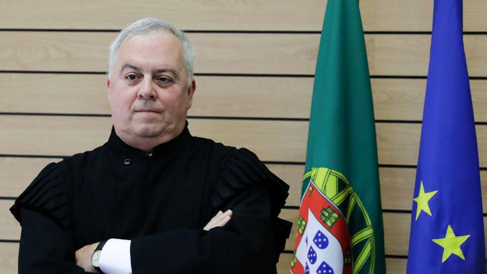 Albano Pinto, diretor do Departamento Central de Investigação e Ação Penal, diz que não se combate o crime económico e financeiro com os meios atuais