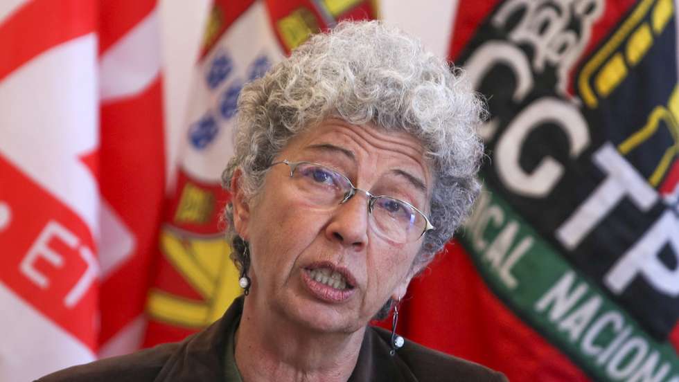 A secretária-geral da CGTP-IN, Isabel Camarinha, durante a conferência de imprensa, no final da reunião do Conselho Nacional, para analisar a situação político-sindical, o Programa do Governo e a proposta de Orçamento do Estado para 2022, o balanço do 1.º de Maio, as respostas aos problemas e reivindicações dos trabalhadores, a intensificação da ação reivindicativa e lutas a desenvolver em Lisboa, 04 de maio de 2022.  ANTÓNIO COTRIM/LUSA