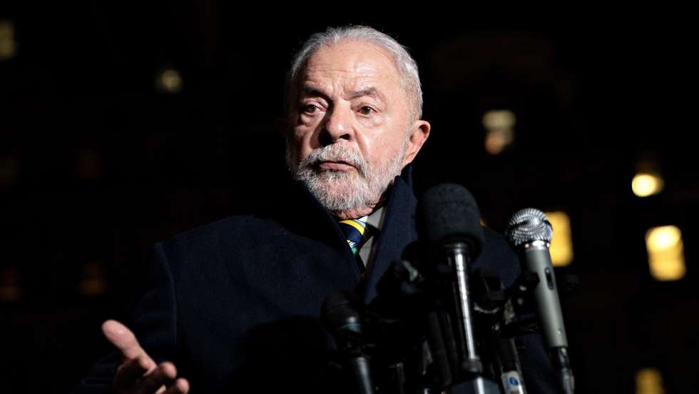 epa10460046 Brazil President Luiz Inacio Lula da Silva speaks to members of the media after meeting with US President Joe Biden (not pictured) at the White House, in Washington, DC, USA, 10 February 2023. Biden is hosting Lula in a show of support for Brazilian democracy, shaken last month by a right-wing insurrection akin to the invasion of theÂ US Capitol in 2021.  EPA/ANDREW HARRER / POOL