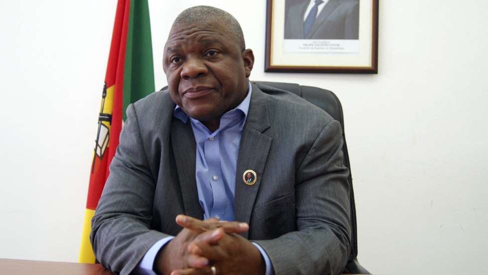 O governador da província de Cabo Delgado, Valige Tauabo, em entrevista à agência Lusa, defendeu que as constantes transformações na génese dos grupos terroristas que atuam na região dificultam a compreensão das suas motivações, afastando a possibilidade de diálogo, em Pemba, Cabo Delgado, Moçambique, 18 de agosto de 2021. LUÍSA NHANTUMBO/LUSA