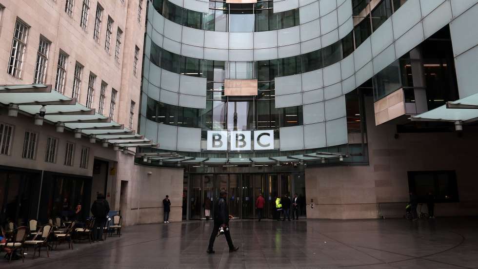 epa12515805 The BBC headquarters in London, Britain, 10 November 2025. BBC Director General Tim Davie and BBC Head of News Deborah Turness have resigned from their respective positions following accusations of 'serious and systemic' bias in the network’s coverage of Donald Trump and Gaza.  EPA/ANDY RAIN