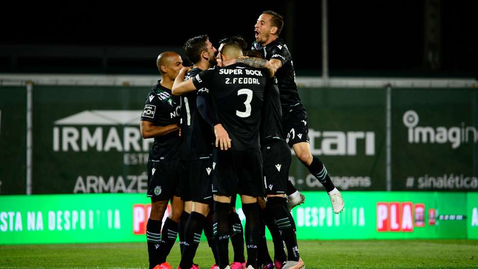 Sporting venceu o Rio Ave (2-0) e está mais próximo do título