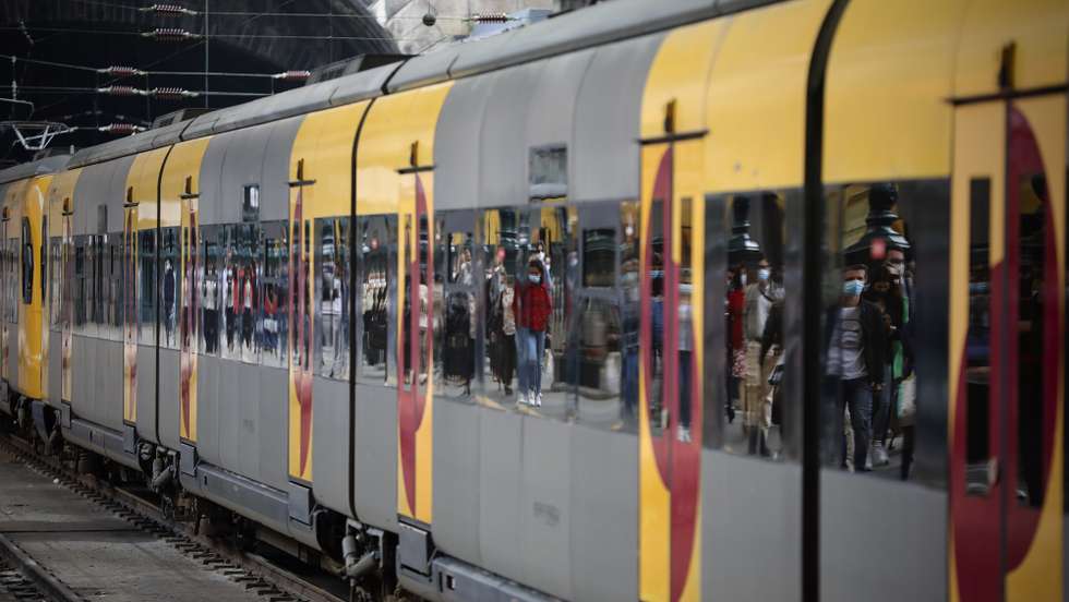 Estação de São Bento no Porto em mais um dia de greve nacional da CP – Comboios de Portugal, 7  de junho de 2021. Convocada pelo Sindicato Ferroviário da Revisão Comercial Itinerante (SFRCI), em representação dos Trabalhadores Ferroviários da Carreira Comercial, Carreira de Transportes e Chefias Diretas da CP, perante "a recusa de diálogo e a inoperância, há vários meses, na resolução dos problemas dos trabalhadores por parte do conselho de administração da CP".JOSÉ COELHO/LUSA