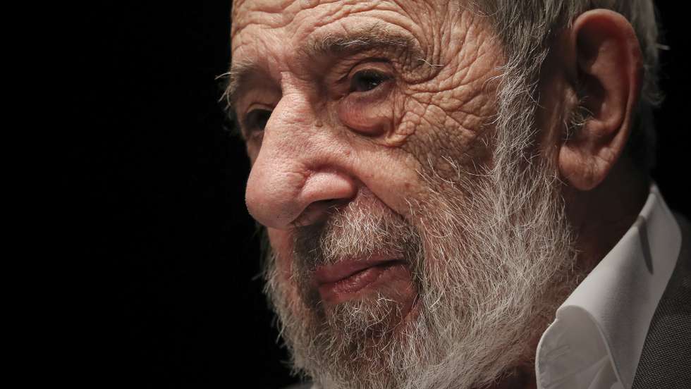 O arquiteto Álvaro Siza Vieira intervém na conferência de abertura “A Arquitetura e Outras Artes”, no âmbito da 21.ª edição das Correntes d´Escritas, na Póvoa de Varzim, 19 de fevereiro de 2020. JOSÉ COELHO/LUSA