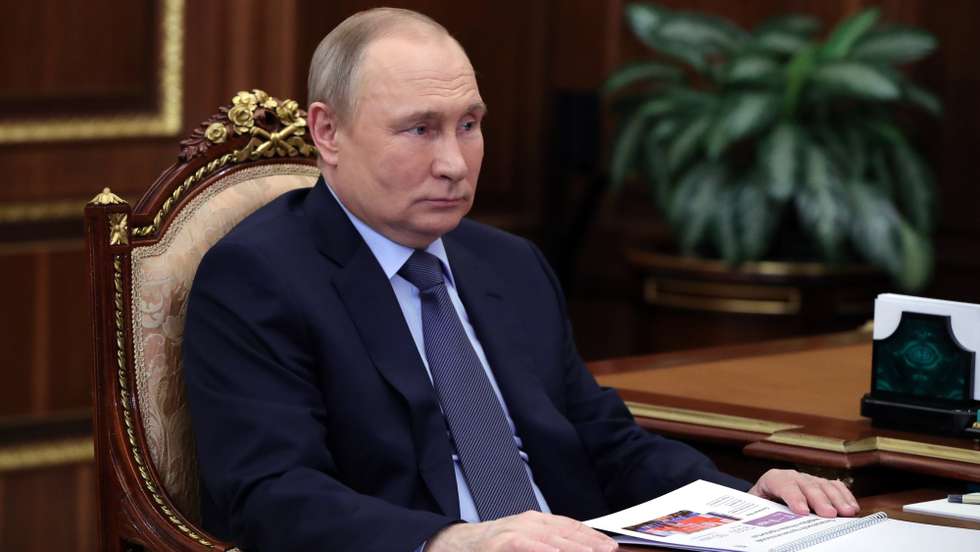 epa09928006 Russian President Vladimir Putin attends a working meeting in Moscow, Russia, 05 May 2022.  EPA/MIKHAIL KLIMENTYEV / KREMLIN / SPUTNIK / POOL MANDATORY CREDIT