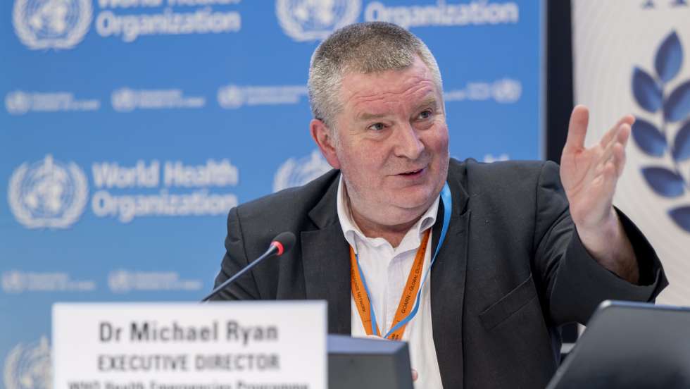 epa10365456 Michael Ryan, Executive Director, WHO Health Emergencies Programme, speaks to journalists during a press conference organized by the Geneva Association of United Nations Correspondents (ACANU) at the WHO headquarters in Geneva, Switzerland, 14 December 2022.  EPA/MARTIAL TREZZINI SWITZERLAND OUT