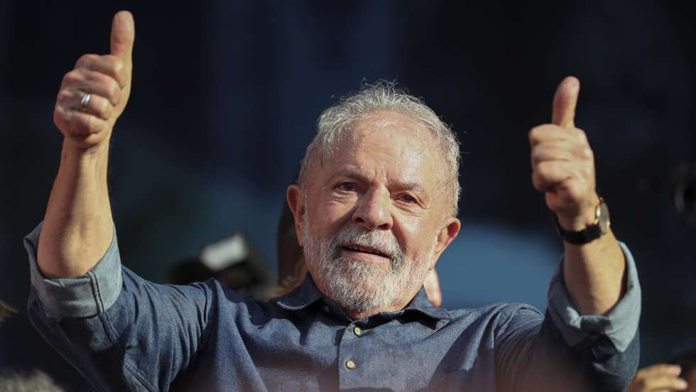 epa09921580 Former Brazilian President Luiz Inacio Lula da Silva takes part in a demonstration by the country's main trade unions amid International Labor Day, in Sao Paulo, Brazil, 01 May 2022. Labor Day, also known as International Workers' Day or May Day, is observed worldwide on 01 May.  EPA/Sebastiao Moreira