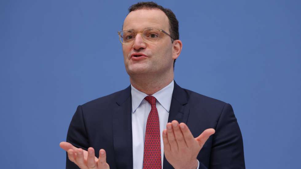 epa09315013 German Health Minister Jens Spahn speaks to the media following the announcement that Germany is removing pandemic-related travel warnings for lower risk countries in Berlin, Germany, 01 July 2021. The new policy does not apply to people arriving from countries labeled as high risk, especially those where a coronavirus variant has spread widely, including Portugal, Russia and the United Kingdom.  EPA/SEAN GALLUP / POOL