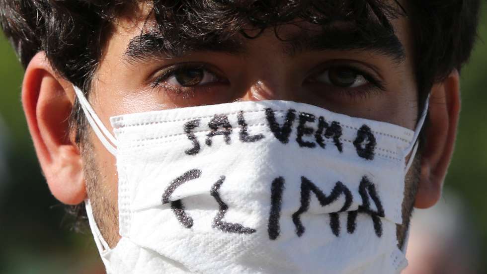 Manifestação Climática Global, organizada pelo movimento Salvar o Clima, na sequência da iniciativa internacional liderada pela ativista sueca, Greta Thunberg destinada a exigir medidas ambientais em defesa do planeta, Lisboa, 25 de setembro de 2020. MANUEL DE ALMEIDA/LUSA