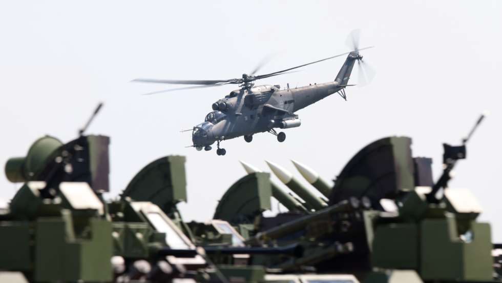 epa10585882 A Serbian Army Mi-35 attack helicopter performs during the Serbian Armed Forces capabilities demonstration 'Granit 2023' at the Batajnica military airport near Belgrade, Serbia, 22 April 2023. The capabilities presentation was arranged on the occasion of the Serbian Armed Forces Day, that is annually marked on 23 April. It marks the begin of the Second Serbian Uprising in 1815 which is regarded 'a milestone in the creation of the modern Serbian state and military'.  EPA/ANDREJ CUKIC