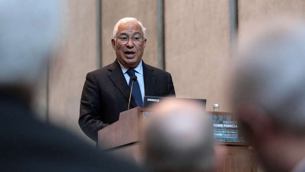 O Primeiro Ministro, António Costa, durante a sessão de abertura do Congresso Nacional da EAPN 2022 "Diálogos sobre a Pobreza", realizada na Faculdade de Economia da Universidade do Porto, 30 Abril 2022. MANUEL FERNANDO ARAUJO / LUSA