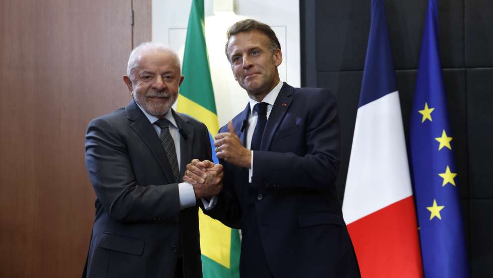 epa13039116 French President Emmanuel Macron (R) and Brazilian President Luiz Inacio Lula da Silva (L) attend a bilateral meeting on the sidelines of the G7 summit in Evian-les-Bains, France, 15 June 2026. The 52nd G7 Summit takes place in Evian-les-Bains from 15 to 17 June 2026.  EPA/YOAN VALAT / POOL