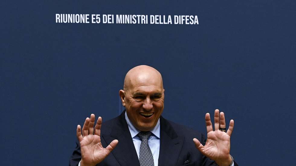 epa12104891 Italian Minister of Defence Guido Crosetto during a photo family at the fourth European Group of Five (E5) Defence Ministers' Meeting in Rome, Italy, 16 May 2025.  EPA/RICCARDO ANTIMIANI