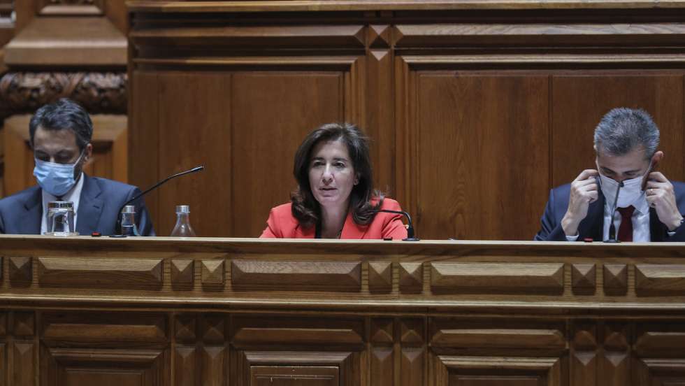 A ministra do Trabalho, Solidariedade e Segurança Social, Ana Mendes Godinho, durante a audição na Comissão de Orçamento e Finanças no âmbito da apreciação, na generalidade, do OE para 2022 na Assembleia da República em Lisboa, 25 de outubro de 2021. MIGUEL A. LOPES/LUSA