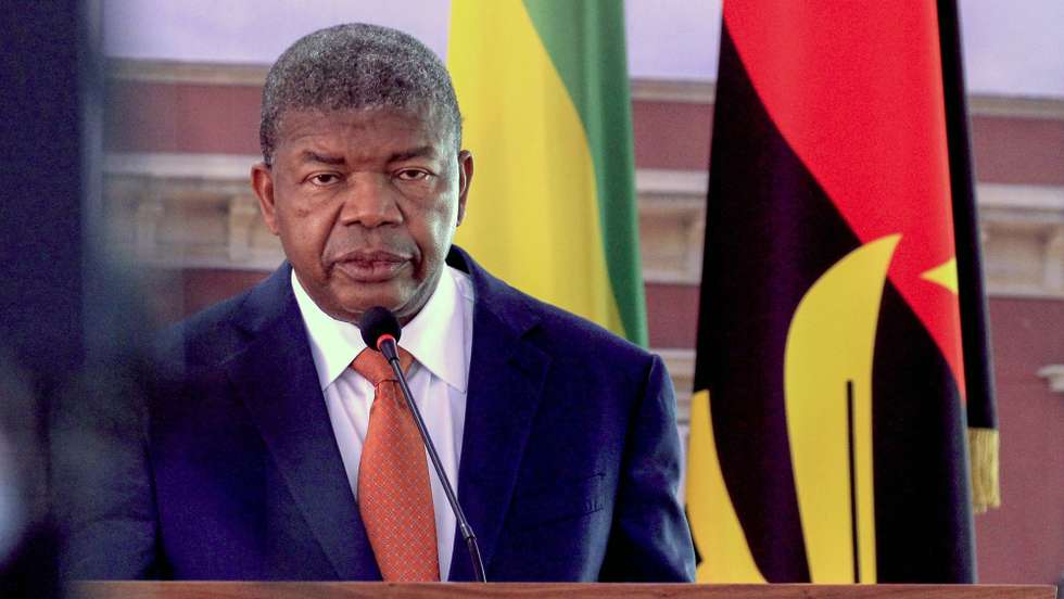 O Presidente da República de Angola, João Lourenço, intervém durante uma conferência de imprensa conjunta com o seu homólogo de São Tomé e Príncipe, Carlos Manuel Vila Nova (ausente da fotografia), no palacio presidencial, Luanda, Angola, 9 de maio de 2022. AMPE ROGÉRIO/LUSA