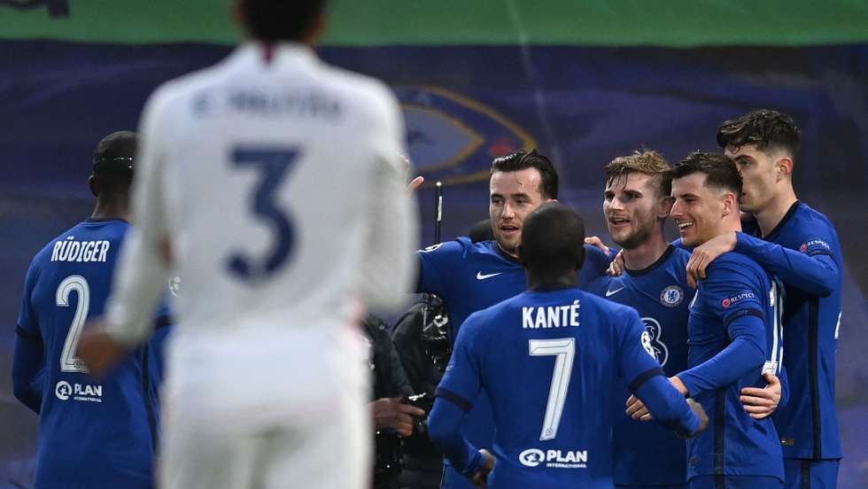 Timo Werner, ao centro, marcou o primeiro golo do triunfo inglês numa jogada que teve assistência de Kanté e um primeiro remate de Havertz à trave da baliza de Courtois