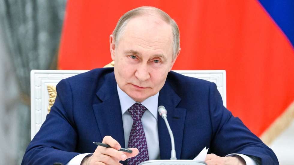 epa12206733 Russian President Vladimir Putin holds a meeting on social and economic development of the Russia's new entities - the Donetsk and Lugansk People's Republics, the Zaporozhye and Kherson regions, at the Kremlin in Moscow, Russia, 30 June 2025.  EPA/KRISTINA KORMILITSYNA / SPUTNIK / KREMLIN POOL MANDATORY CREDIT