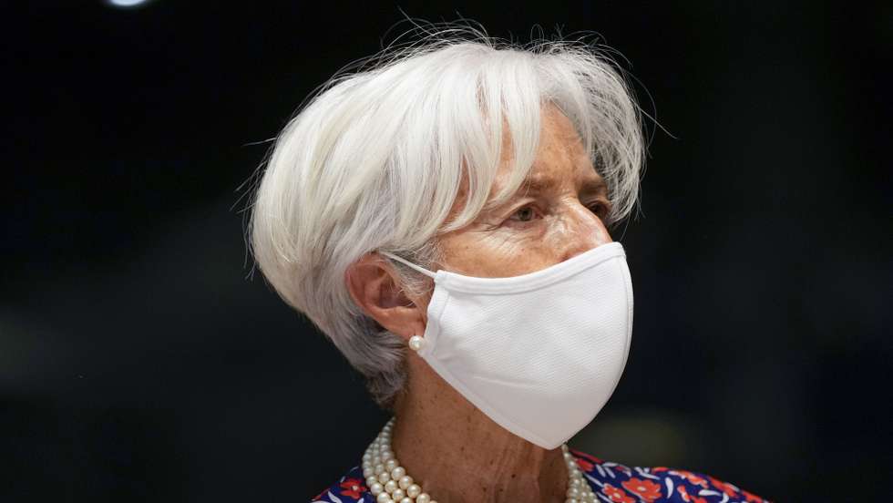 epa09279751 European Central Bank President Christine Lagarde arrives to a meeting of Eurogroup Finance Ministers at the European Council building in Luxembourg, 17 June 2021.  EPA/FRANCISCO SECO / POOL