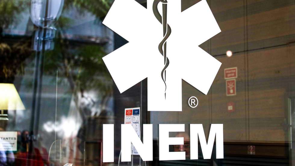 Em mil chamadas, mais de 1h de espera pelo INEM – Observador