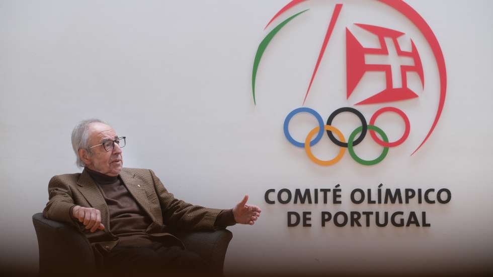 O presidente do Comité Olímpico de Portugal (COP), José Manuel Constantino, fala durante uma entrevista à agência Lusa na sede do COP, em Lisboa, 20 de dezembro de 2021. (ACOMPANHA TEXTO DA LUSA DO DIA 25 DE DEZEMBRO DE 2021). MÁRIO CRUZ/LUSA