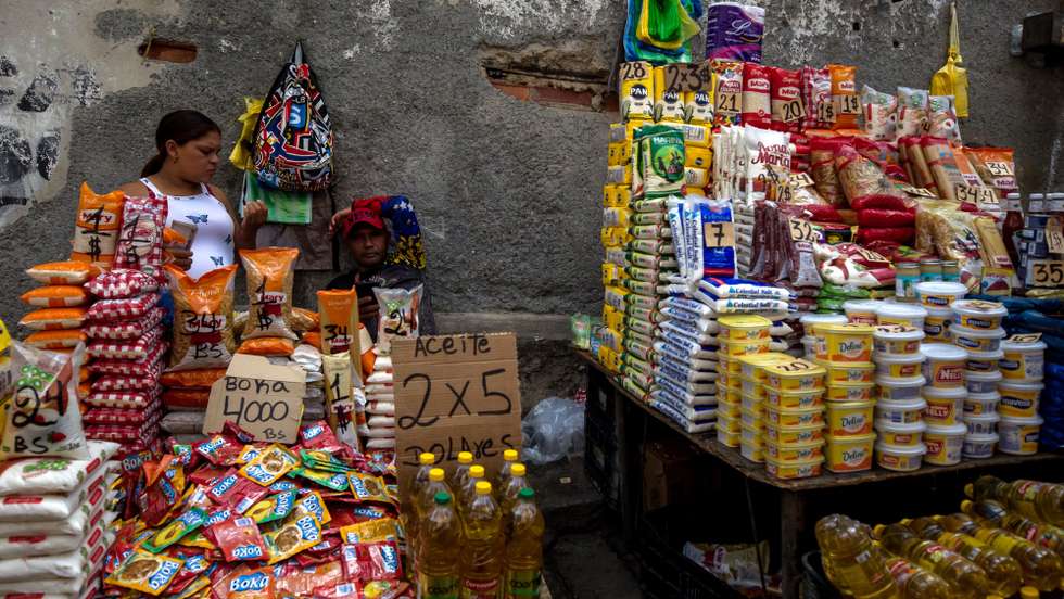 epa10415985 Merchandise from an informal vendor is priced in dollars in Caracas, Venezuela, 14 January 2023 (issued 19 January 2023). The increases in the inflation rates that Venezuela has registered in the last five months, until closing 2002 at 305.7 percent interannual, according to independent estimates, arouse fears of falling back into hyperinflation, a process that went through for four years until end of 2021 and that impoverished millions of citizens.  EPA/MIGUEL GUTIERREZ