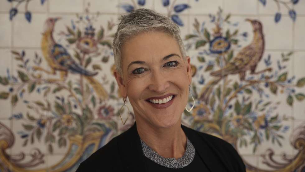 A jornalista americana Jennifer Griffin durante uma entrevista à Agência Lusa, Lisboa, 08 de março de 2023. Jennifer Griffin é uma jornalista americana que trabalha como correspondente de segurança nacional no Pentágono para a Fox News. (ACOMPANHA TEXTO DE 10-03-2023) CARLOS M. ALMEIDA/LUSA