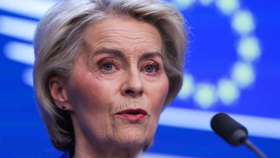 epa13309675 European Commission President Ursula von der Leyen speaks during a final press conference at  the second day of a European Council Summit in Brussels, Belgium, 16 October 2026. EU leaders met with Ukrainian President Zelensky as they focus on continued support for Ukraine, European defence and security, Russia-linked hybrid threats, migration and the situation in the Middle East.  EPA/OLIVIER HOSLET