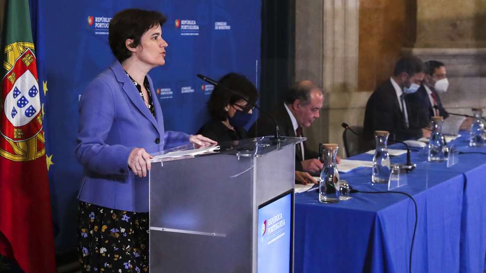 A ministra de Estado e da Presidência, Mariana Vieira da Silva, durante a conferência de imprensa para anunciar as decisões do Conselho de Ministros para apresentação das novas medidas para conter o aumento dos preços energéticos e agroalimentares, Plácio da Ajuda, em Lisboa 11 de abril de 2021. ANTÓNIO COTRIM/LUSA
