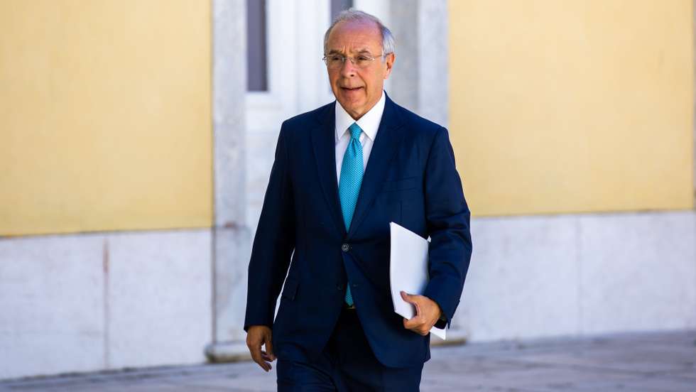 O conselheiro de Estado, Marques Mendes, à chegada para a reunião do Conselho de Estado, que conta com o enviado dos Estados Unidos à Ocean Summit, na Cidadela de Cascais, em Cascais, 28 de junho de 2022. JOSE SENA GOULAO/LUSA