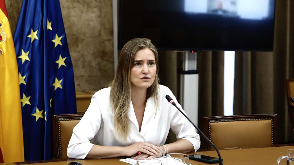 epa12068923 Spain's Third Vice-President and Minister for Ecological Transition and Demographic Challenge, Sara Aagesen, holds a video conference with the Portuguese Minister of Environment and Energy, Maria da Graca Carvalho, to analyze the power outage that hit both countries on 28 April, in Madrid, Spain, 02 May 2025.  EPA/SERGIO PEREZ