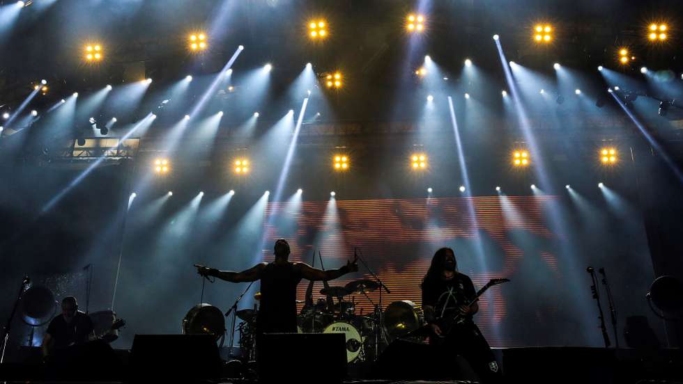 epa07896795 The heavy metal band Sepultura performs at the Palco Mundo, during the fifth day of Rock in Rio 2019, in Rio de Janeiro, Brazil, 04 October 2019.  EPA/Antonio Lacerda