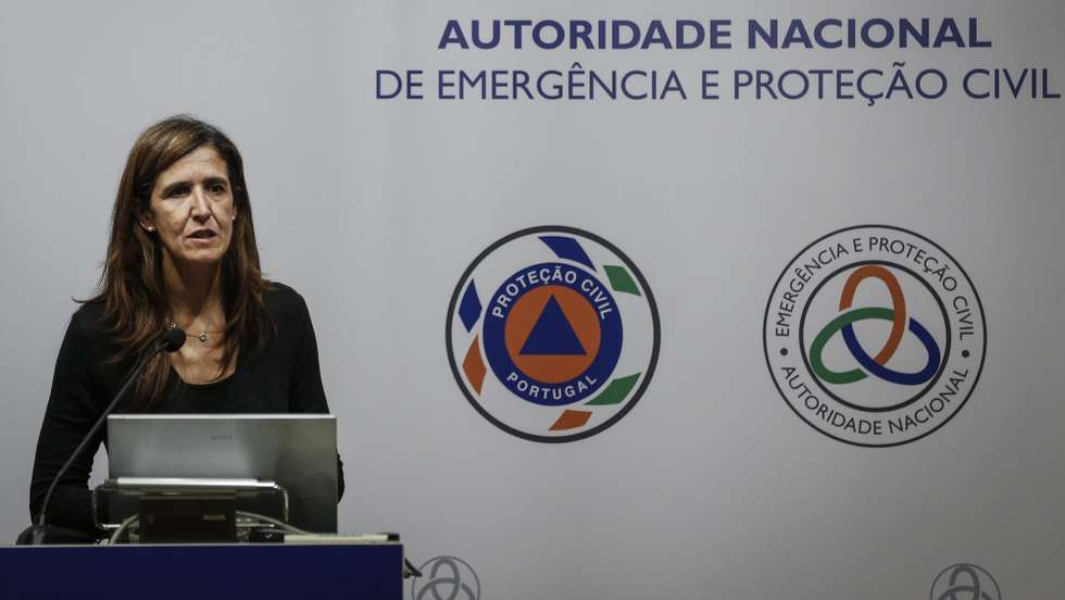 A secretária de Estado da Administração Interna, Patrícia Gaspar, usa da palavra durante a cerimónia de tomada de posse do novo comandante Nacional de Emergência e Proteção Civil, André Fernandes, e do 2.º comandante Nacional de Emergência e Proteção Civil, Miguel Cruz, na Sede da Autoridade Nacional de Emergência e Proteção Civil, em Oeiras, 04 de dezembro de 2020. RODRIGO ANTUNES/LUSA