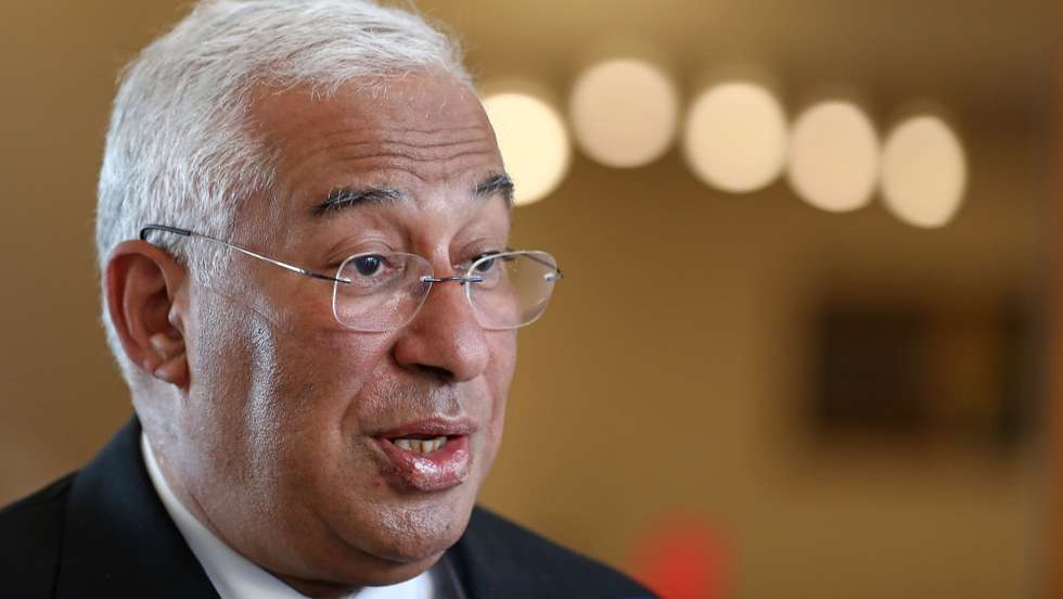 O primeiro-ministro, António Costa, fala aos jornalistas à chegada ao Centro Cultural de Belém (CCB), para uma reunião por videoconferência com o Presidente do Parlamento Europeu, David-Maria Sassoli, em Lisboa 02 de dezembro de 2020. Portugal assumirá a presidência da União Europeia em 01 de janeiro de 2021, sucedendo à Alemanha. ANTÓNIO PEDRO SANTOS/LUSA