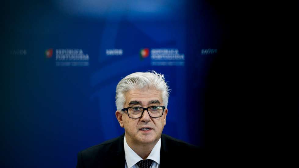 O secretário de Estado Adjunto e da Saúde, António Lacerda Sales, durante a conferência de imprensa diária sobre o novo coronavírus (covid-19), realizada no Ministério da Saúde, em Lisboa, 20 de novembro de 2020. Portugal contabiliza hoje mais 61 mortos relacionados com a covid-19 e 6.489 novos casos de infeção com o novo coronavírus, segundo o boletim epidemiológico da Direção-Geral da Saúde (DGS). RODRIGO ANTUNES/POOL/LUSA